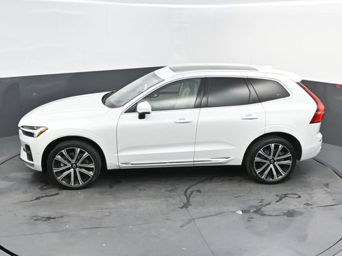 Certified 2023 Volvo XC60 B5 Ultimate w/ Protection Package Premier image 32