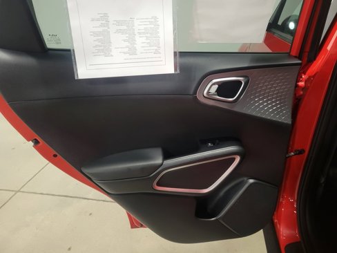 Used 2022 Kia Soul LX image 23