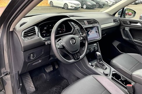 Used 2020 Volkswagen Tiguan SEL image 12