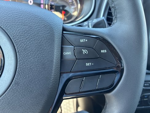 Used 2021 Jeep Cherokee Latitude Plus image 22
