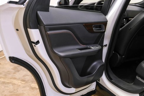 Used 2017 Jaguar F-PACE Prestige image 36