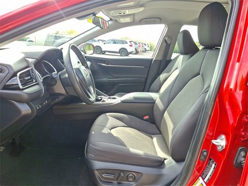 Used 2023 Toyota Camry LE image 13