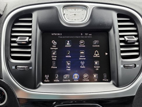 Used 2016 Chrysler 300 Limited image 26