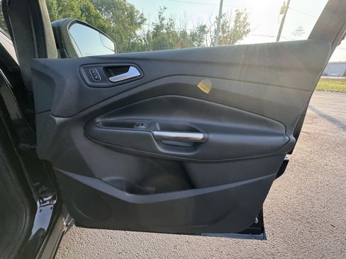 Used 2018 Ford Escape SE w/ SE Sport Appearance Package image 23