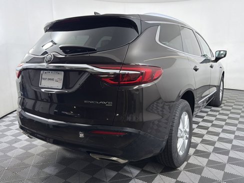 Used 2018 Buick Enclave Essence image 6