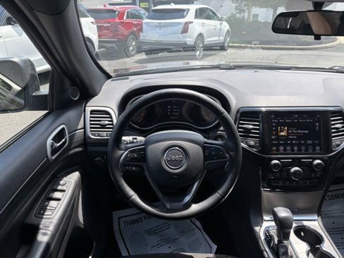 Used 2021 Jeep Grand Cherokee Laredo X image 25