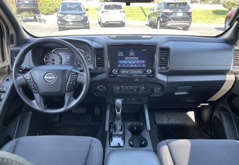 Used 2023 Nissan Frontier SV w/ Midnight Edition Package image 6