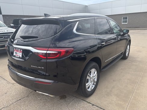 Used 2019 Buick Enclave Essence w/ LPO, Luxury Package image 6