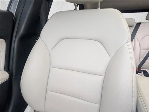 Used 2018 Mercedes-Benz GLA 250 w/ Premium Package image 11