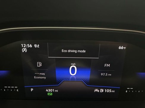 Used 2025 Volkswagen Jetta SE image 29