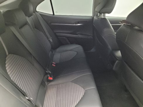 Used 2022 Toyota Camry SE image 19