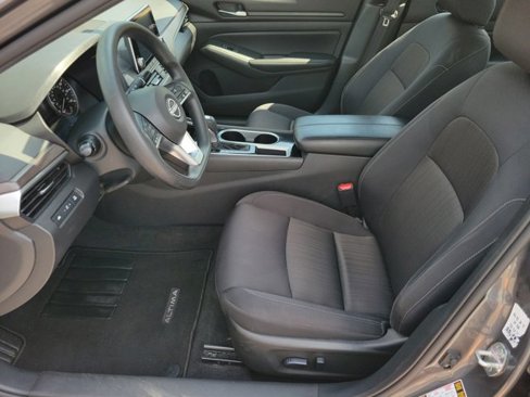 Used 2024 Nissan Altima 2.5 SV image 5