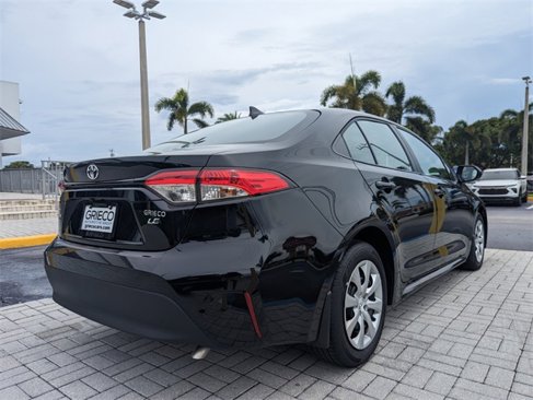 Used 2025 Toyota Corolla LE image 14