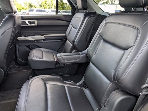 Used 2022 Ford Explorer XLT w/ Equipment Group 202A image 14