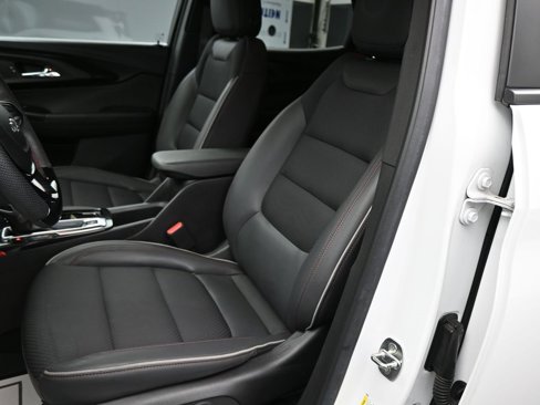 Used 2023 Chevrolet TrailBlazer RS image 11