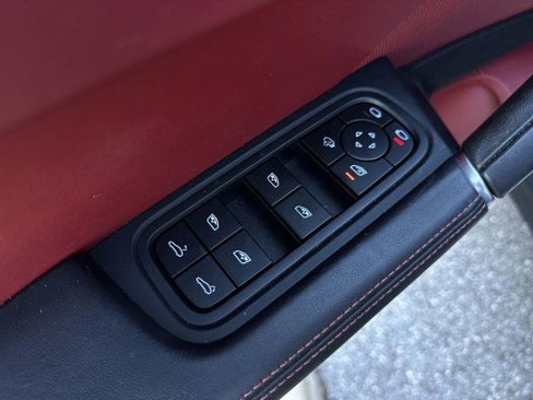 Certified 2023 Porsche Cayenne Coupe image 17
