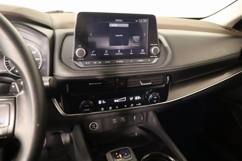 Used 2022 Nissan Rogue SV image 5
