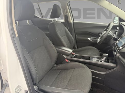 Used 2021 Nissan Kicks SV image 11