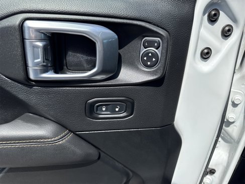 Used 2021 Jeep Wrangler Unlimited Sahara image 34