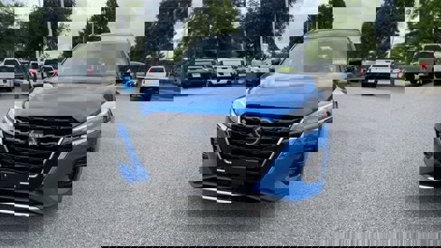 Used 2023 Nissan Kicks SR w/ SR Premium Package image 3