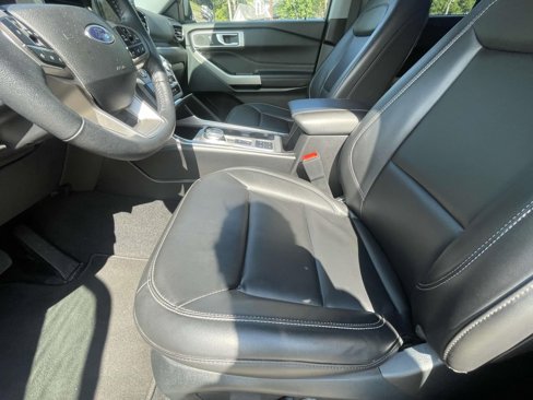 Used 2024 Ford Explorer XLT w/ Equipment Group 202A image 15