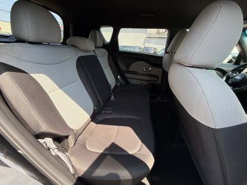 Used 2016 Kia Soul image 28