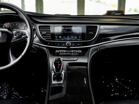 Used 2017 Buick LaCrosse Essence image 17