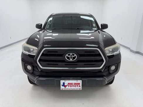 Used 2017 Toyota Tacoma SR5 image 3