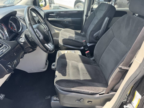 Used 2019 Dodge Grand Caravan SE w/ UConnect Hands-Free Group image 10
