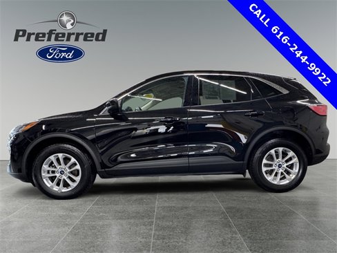 Used 2020 Ford Escape SE image 3