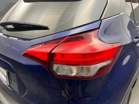 Used 2020 Nissan Kicks SR image 19