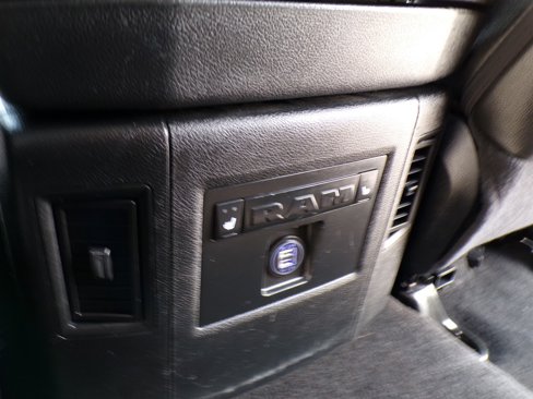 Used 2014 RAM 3500 Laramie image 29