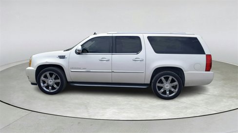 Used 2013 Cadillac Escalade ESV Luxury image 4