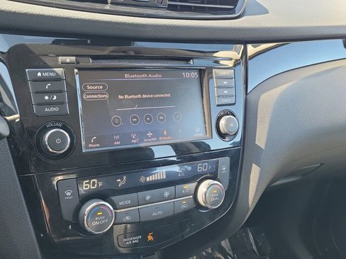 Used 2022 Nissan Rogue Sport SV w/ Technology Package image 28