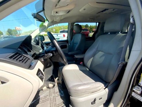 Used 2013 Volkswagen Routan SE image 11