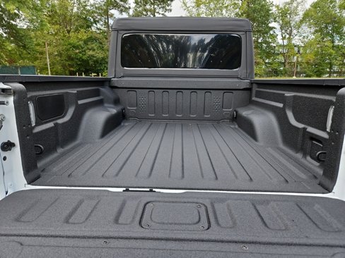 New 2025 Jeep Gladiator Sport image 19