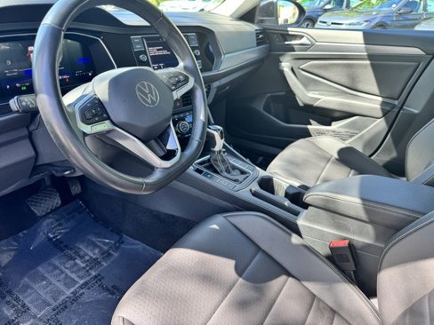 Certified 2024 Volkswagen Jetta SE image 18