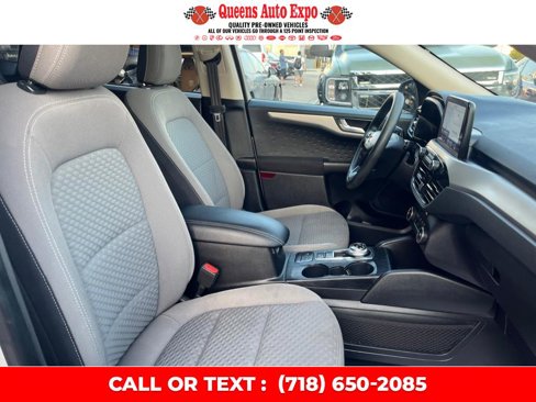 Used 2020 Ford Escape SE image 8
