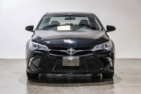 Used 2017 Toyota Camry SE image 8