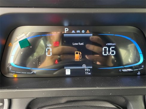 New 2025 Hyundai Elantra SE image 3