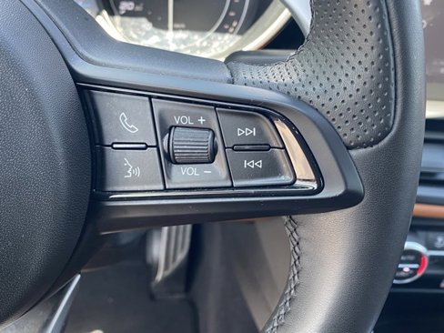 Used 2021 Alfa Romeo Giulia Ti Sport image 24