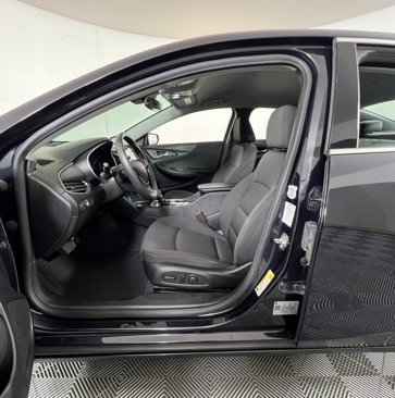 Used 2023 Chevrolet Malibu LT image 9