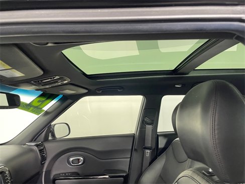 Used 2015 Kia Soul ! w/ Sun & Sound Package image 18