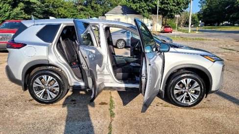 Used 2022 Nissan Rogue SV image 18