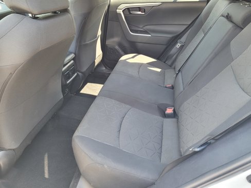 Used 2021 Toyota RAV4 XLE image 16