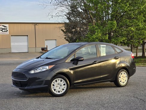 Used 2015 Ford Fiesta SE image 3
