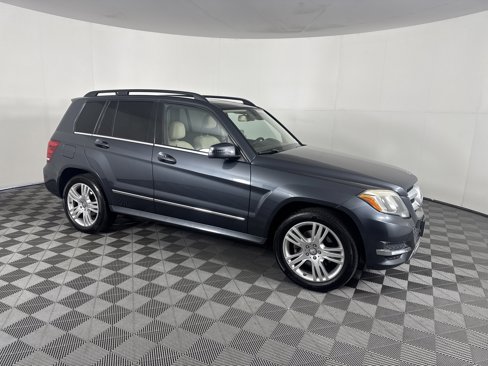 Used 2015 Mercedes-Benz GLK 250 BlueTEC 4MATIC image 2