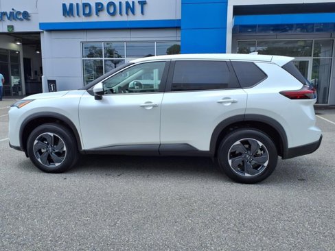 Used 2024 Nissan Rogue SV image 7