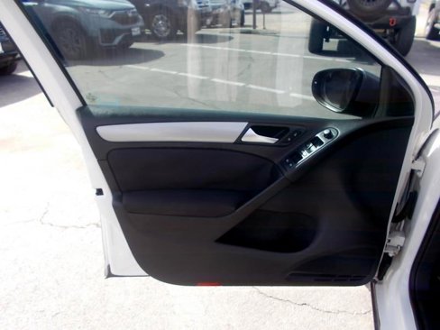 Used 2013 Volkswagen Golf TDI image 11