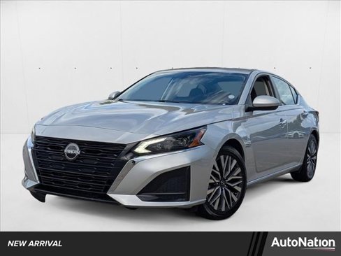 Used 2023 Nissan Altima 2.5 SV image 1